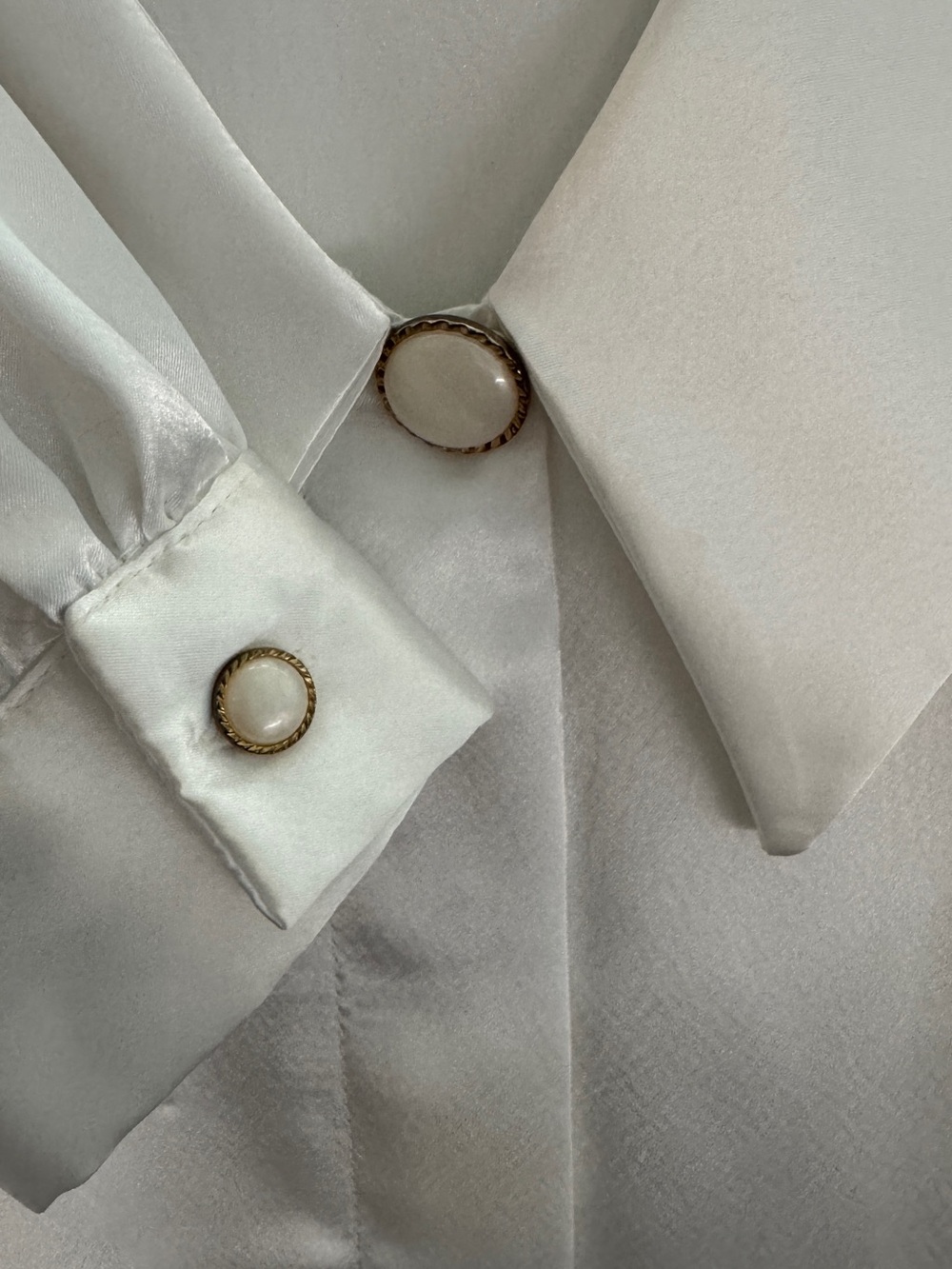 Vintage Elegant American White Long-Sleeve Blouse with Peter Pan Collar - Picture 4 of 7